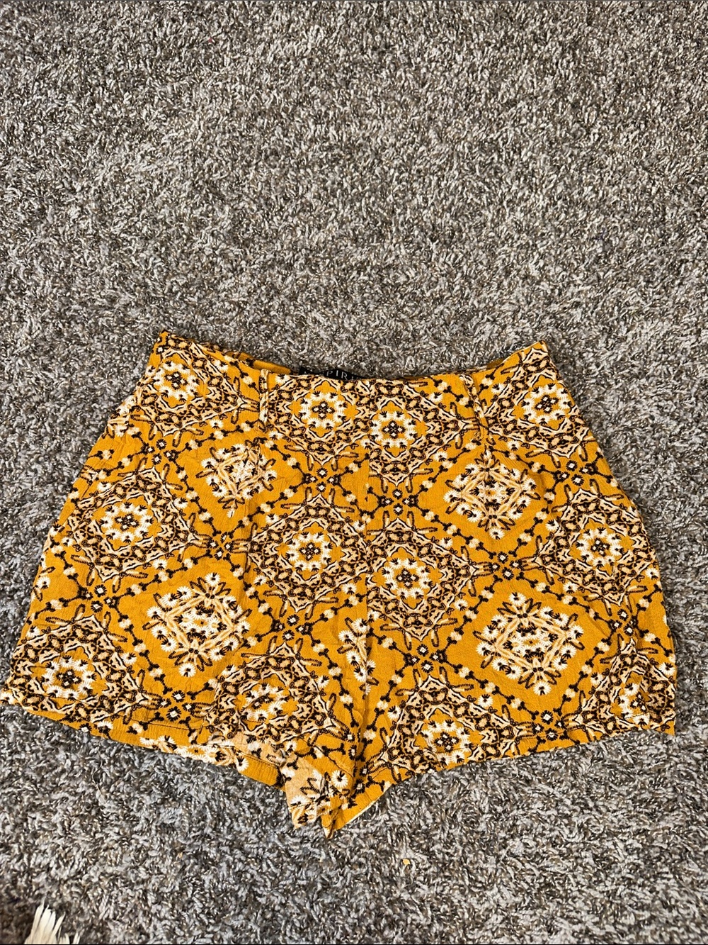 Spirit High-Waist Tile-Print Shorts in Yellow